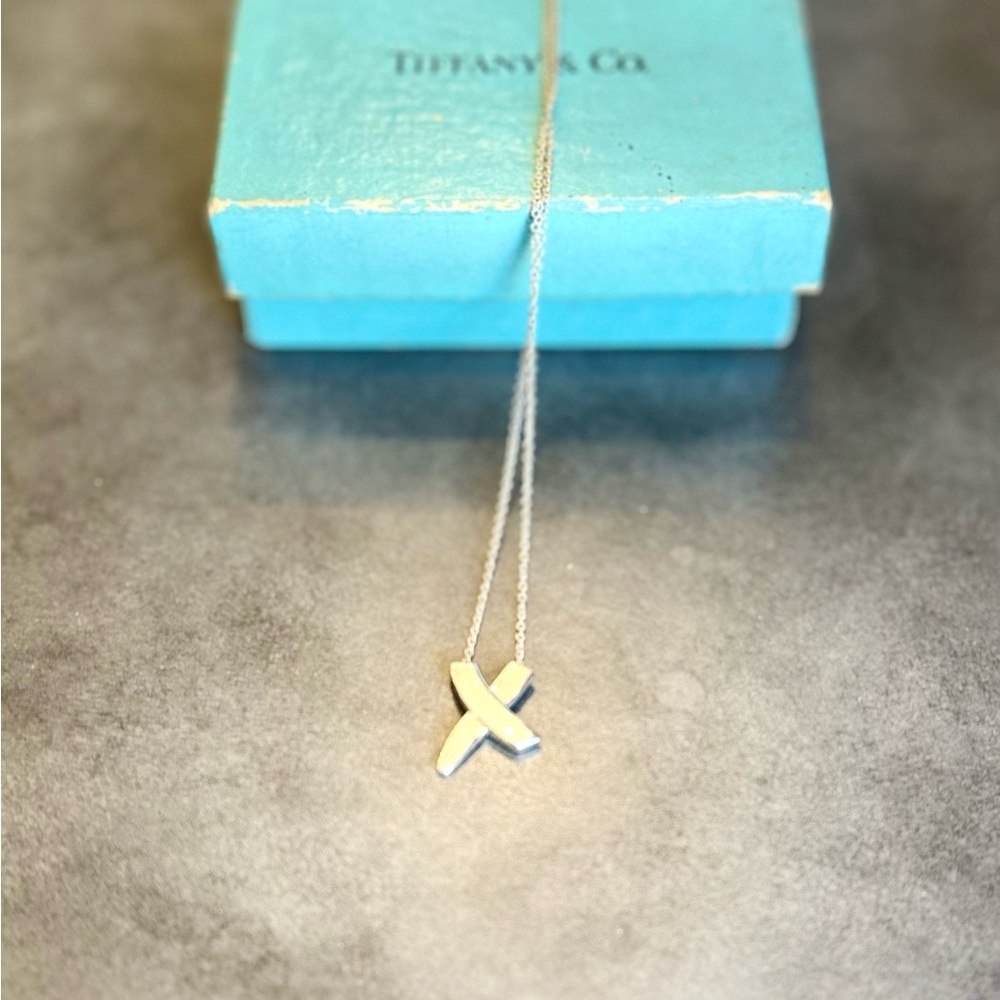 Tiffany & Co. Paloma Picasso Silver Graffiti X Kiss Necklace
